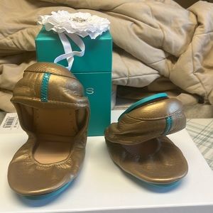 Brand New Metallic Gold Tieks